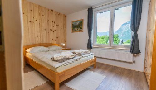 Apartment with Lake View