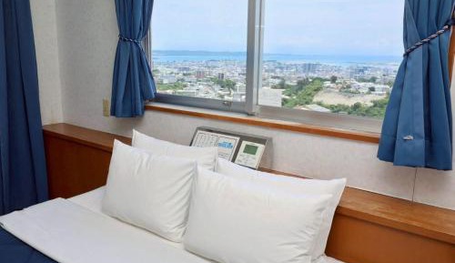 Queen Room with Balcony - Pet Friendly