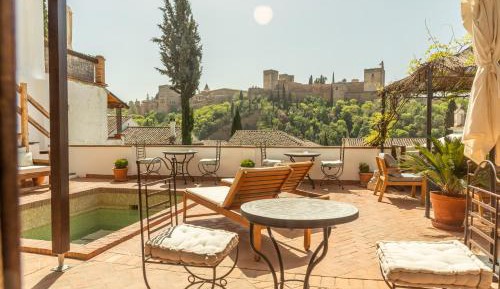 Twin Room with View to the Alhambra