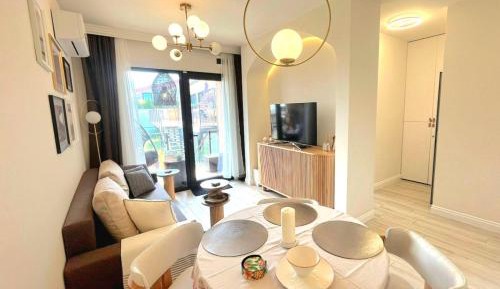 One-Bedroom Apartment with Sea View
