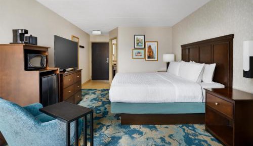 King Room with King Bed - Non-Smoking