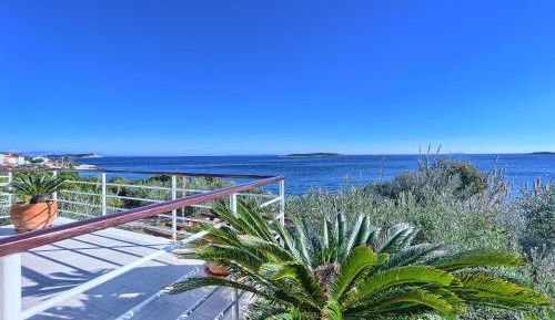 Villa - Beach Front