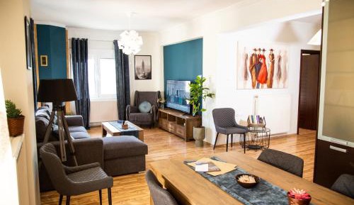 Three-Bedroom Apartment with Balcony