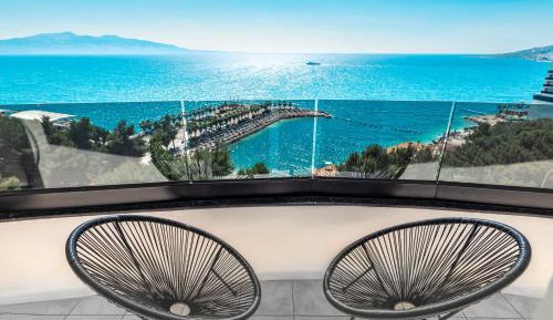 Deluxe Triple Room with Sea View