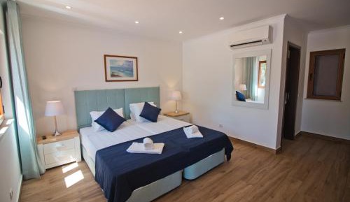 Twin Room with Private Bathroom