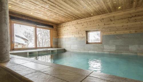 Three-Bedroom Apartment with Mountain View- Le Sapaudia