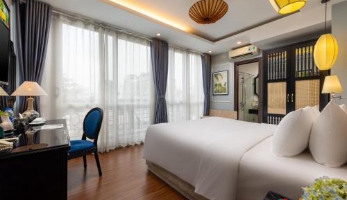 Junior Suite with Balcony