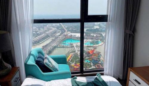 Two-Bedroom Apartment with Balcony
