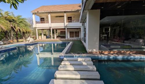 Three-Bedroom Holiday Home 