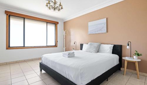 King room with Shared bathroom