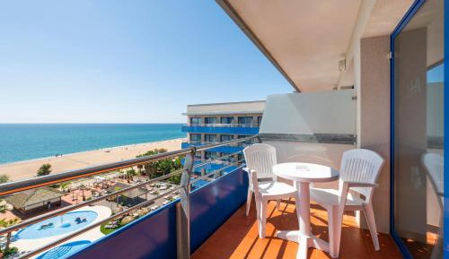 Superior Double Room with Pool and Sea View (2 Adults + 2 Children)