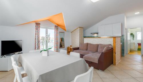 One-Bedroom Apartment (5 Adults)
