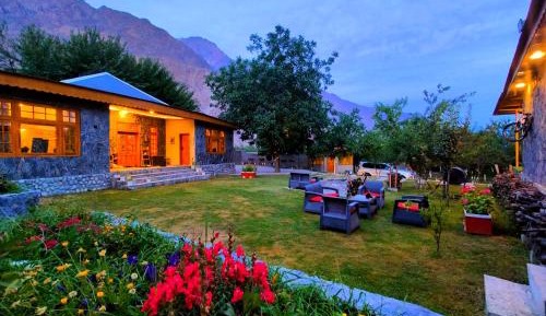 Suite with Mountain View