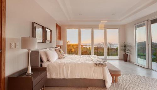 Villa with Garden View
