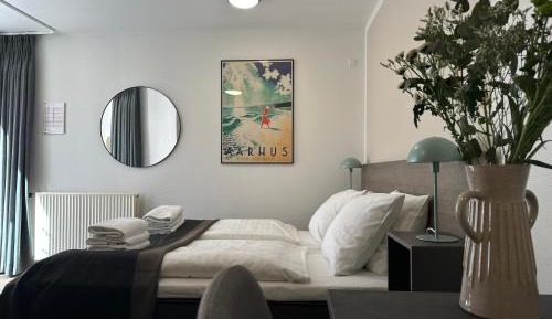 Studio (2 Adults)