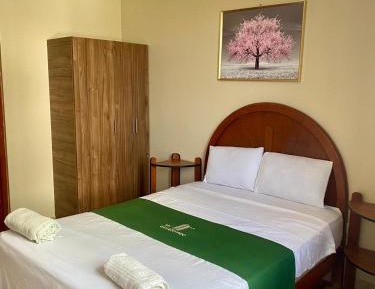 Standard Queen Room