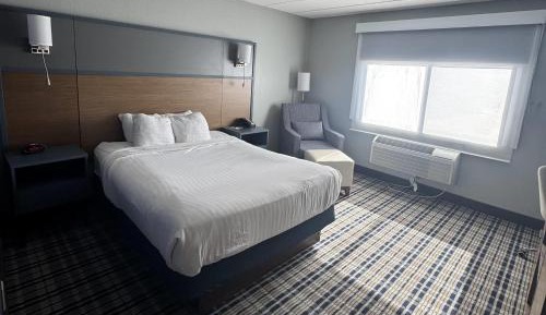 Deluxe King Room - Non-Smoking