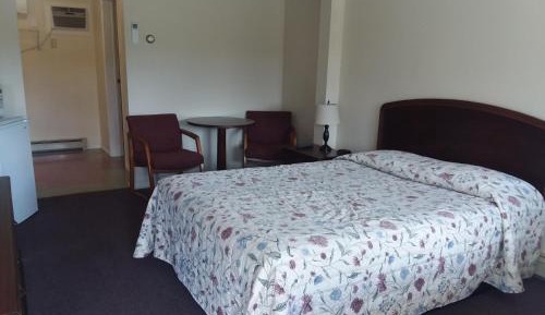 Standard Queen Room