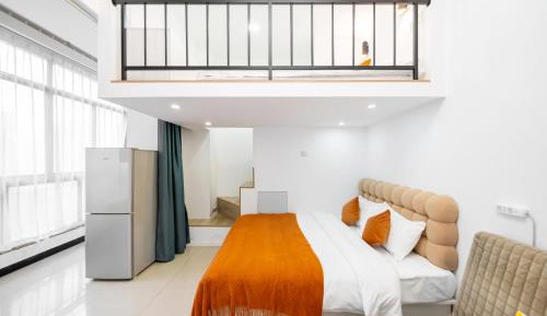 One-bedroom Loft Apartment 