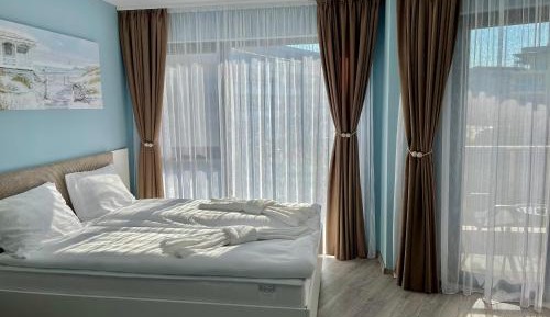 King Studio with Sofa Bed
