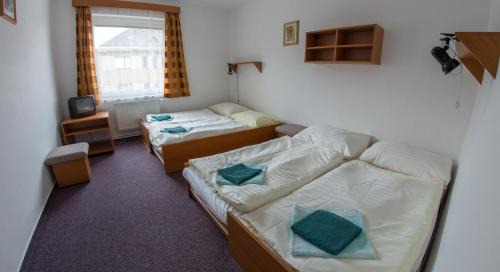 Quadruple Room with Shared Bathroom