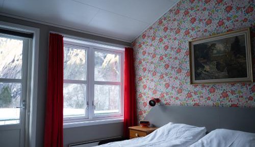 Standard Double Room with Shared Bathroom