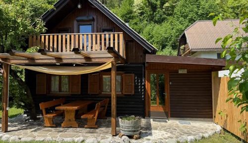 Cottage with Mountain View