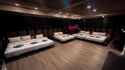 Mixed Dormitory Room