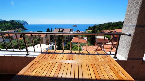 Superior Family One-Bedroom Apartment with Terrace and Sea View
