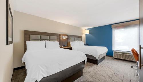 Standard Room with Two Queen Beds