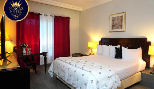 Deluxe Family Room