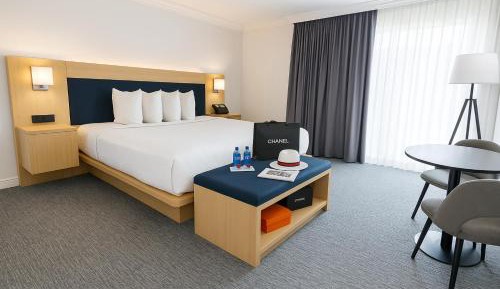 Deluxe 1 King Bed, Pet Friendly