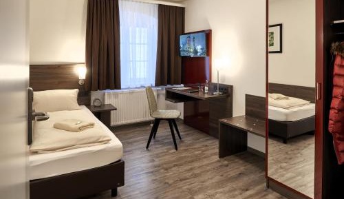 Large Single Room