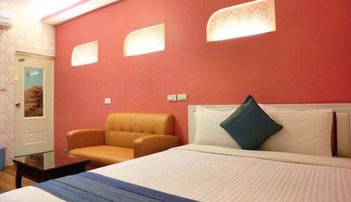 Double Room with Private Bathroom (No window)