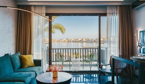 Two-Bedroom Apartment with Balcony and Sea View