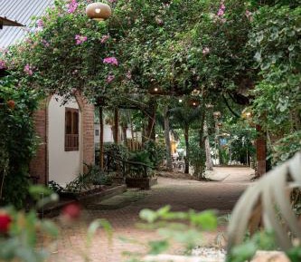Bungalow with Garden View