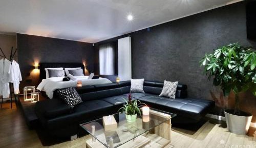 Suite with Hot Tub