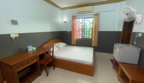 Single Room with Private Bathroom