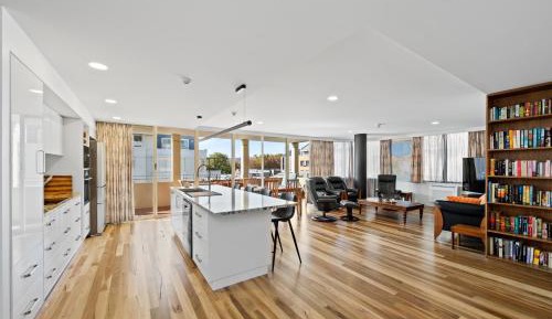 Deluxe Two-Bedroom Apartment