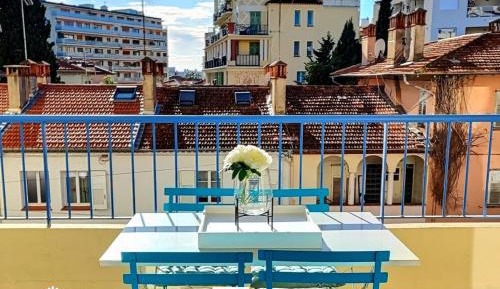 Studio Apartment with Balcony
