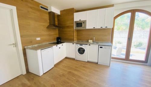 One-Bedroom Apartment with Terrace