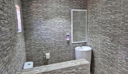 Deluxe Double Room (2 Adults + 1 Child)