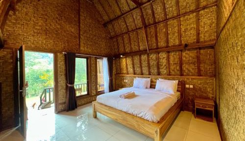 Queen Room with Garden View