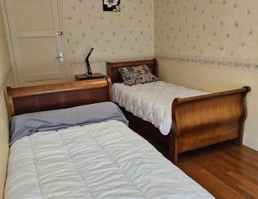 Single Bed in Mixed Dormitory Room