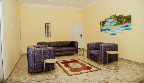 Three-Bedroom Deluxe Apartment