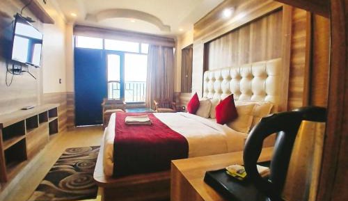 Deluxe Double Room with Balcony