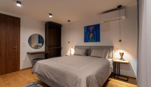 Queen Room with Garden View