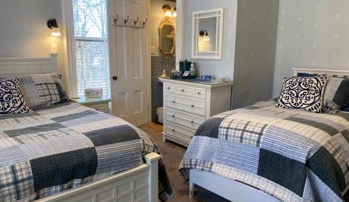 Double or Twin Room with Private Bathroom