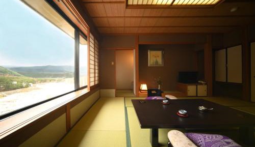 Superior Japanese-Style Room