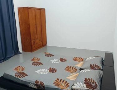 Queen Room with Shared Bathroom